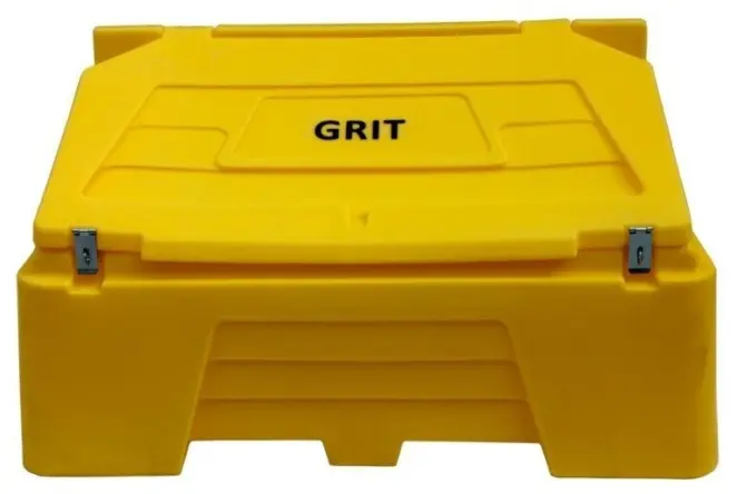 Storing salt in a grit bin
